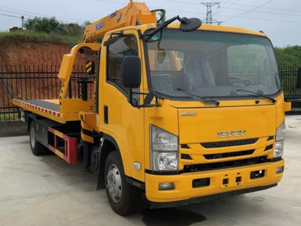 Автомобиль-эвакуатор ISUZU NPR 6t с КМУ CLW 4 t